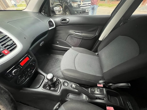Imagen 18 de 25 de Peugeot 207 1.4 Hdi Allure 2012 / 5 Puertas / 1º Dueño