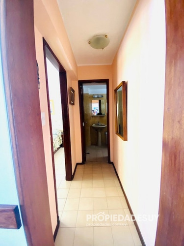Apartamento Con Vista Al Mar De 1 Dorm. Playa Mansa, Punta Del Este- Ref: 806