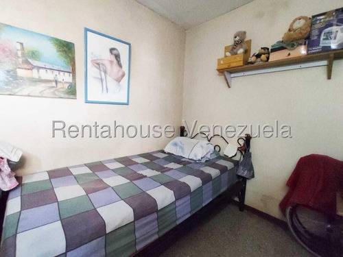 Marcos Gonzalez Vende Cómodo Apartamento Zona Oeste Barquisimeto Lara #25-16013