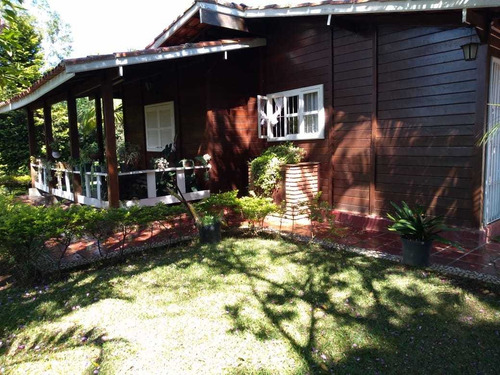 Chácara De 1.900 M² Em Excelente Condomínio - Cód.050