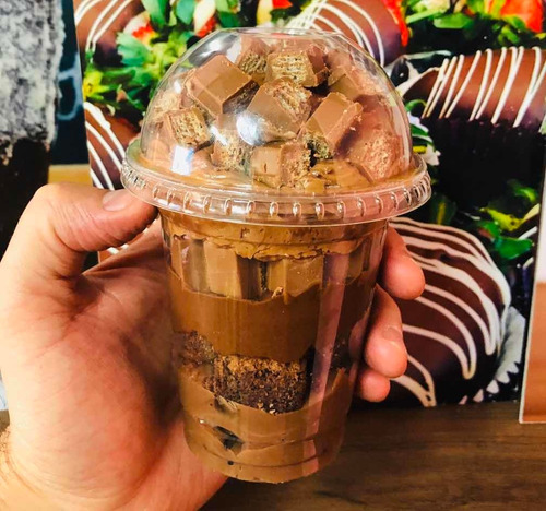 Imagem 1 de 11 de Copo 330ml Tampa Bolha Com Furo 100 Un ( 12 Oz) Cristal