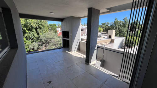 Venta Departamento Dos Dormitorios A Estrenar Cochera Complejo Cerrado