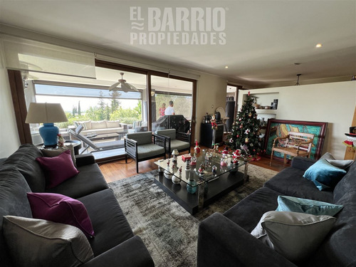 Casa En Venta De 5 Dorm. En Piedra Roja, Chicureo