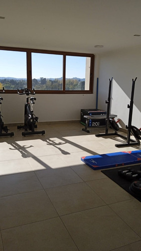 Venta De Moderno Funcional Departamento En Edificio Lumity