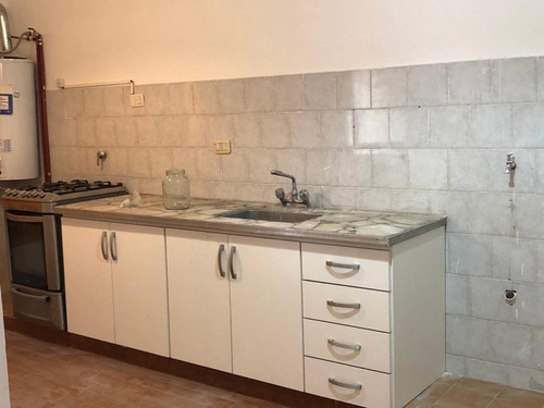 Retasado Local En Esquina Con Deposito Mas Vivienda C/patio