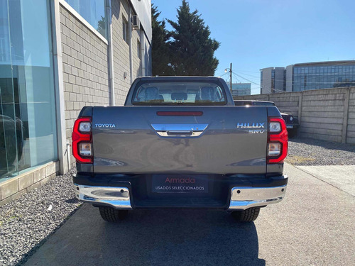 Imagen 6 de 11 de Toyota Hilux 2021 2.8 Cd Srv 177cv 4x2 At