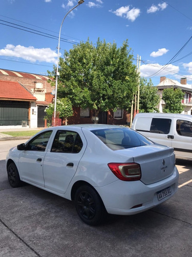 Renault Logan 2 1.6 8v Authentique 2016 Con Gnc Tomo Usado