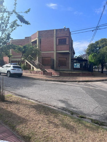 Casa Venta 2dormitorios Local Comercial Parque Velez Sarsfield 290 M2