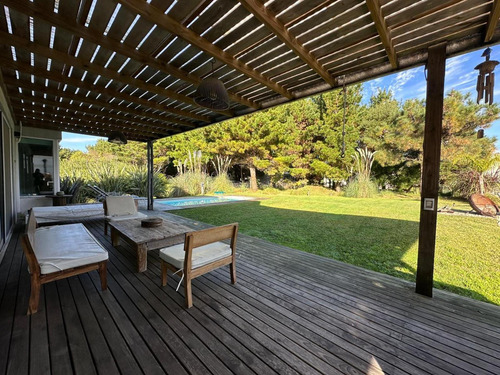 Casa En Venta - 4 Dormitorios 4 Baños - Pinamar