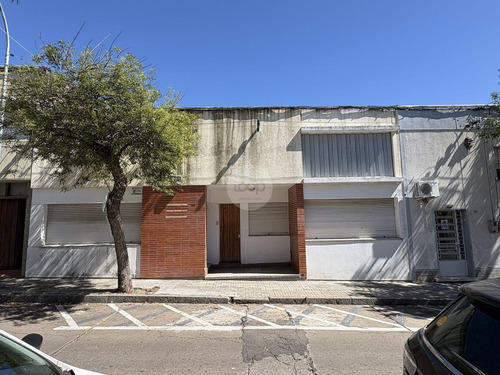 Se Vende Casa, Oportunidad De Inversión En Mercedes, Soriano