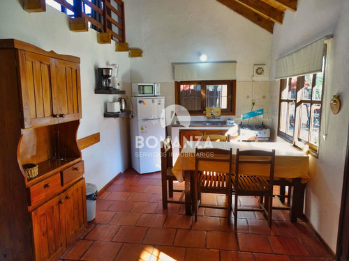 Complejo De Cabañas En Venta, San Francisco Piriápolis. 300 Metros De La Playa. Piscina. Piscina. - Las Cabañas De Cucú