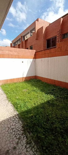 Imagen 14 de 14 de Townhouse En Venta En Mañongo