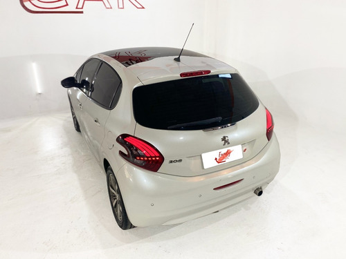 Peugeot 208 Feline