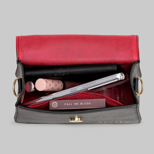 Kit Bolsa Feminina Media E Pequena Transversal Com Carteira Acambamento dos ferragens Ouro Cor Preto Desenho do tecido Lisa