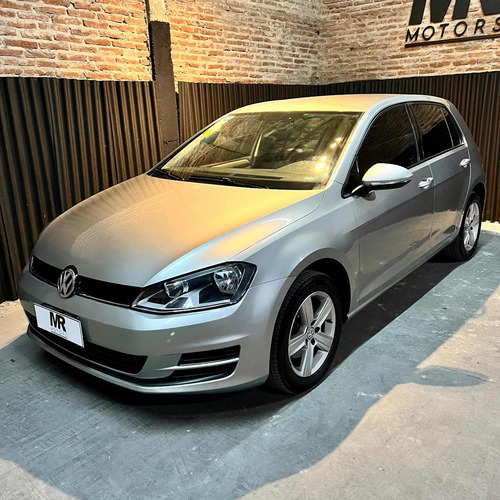 Imagen 5 de 24 de Volkswagen Golf 2016 1.6 Trendline