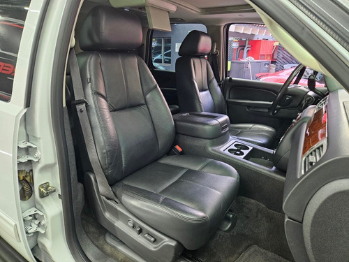 Chevrolet Tahoe E Suv Piel Cd 2a Fila Asientos 4x4 At