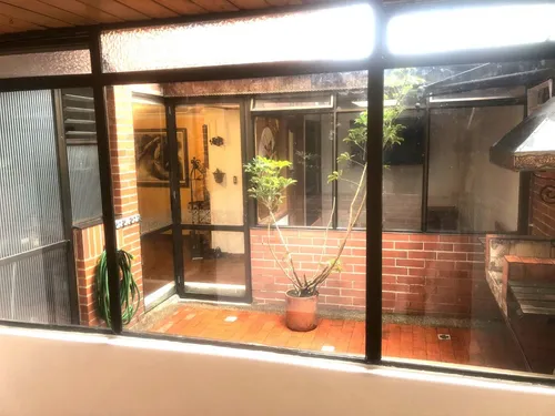 Apartamento En Primer Piso, Tranquilo, 2 Habitaciones, Estudio, Bbq Excelentes Vías De Acceso