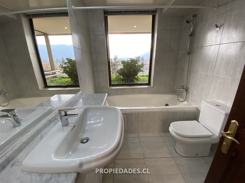Departamento En Arriendo De 4 Dorm. En Las Condes