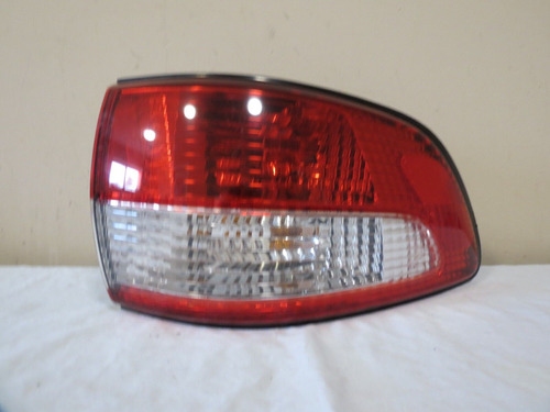 01 02 03 Toyota Sienna Van Quarter Mounted Tail Light La Ccp