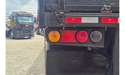 Carreta Randon Graneleiro Ls 12,35m Com Pneus E Cozinha