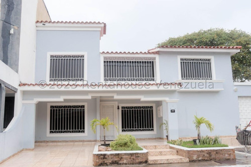 Casa En Venta En La Rosaleda Barquisimeto On Detalles De Lujo Para Dos Salas , Pisos De Porcelanato, Area De Comedor, Habitación Con Bano Y Una Hermosa, Amplia Y Comoda Cocina Gabriela C.