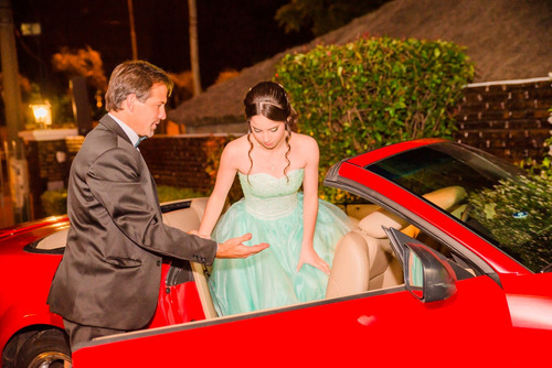 Imagen 8 de 10 de Alquiler Auto Para Casamientos,cumpleaños De 15,eventos