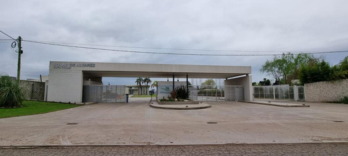 Excelente Lote En Venta En Barrio Solar De Álvarez, Moreno!