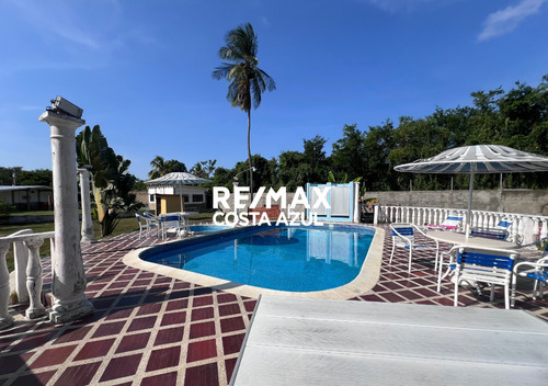 Remax Vende Hermosa Casa Campestre De 406 M2 Y 2700m2 De Terreno En Las Granjas El Tuque