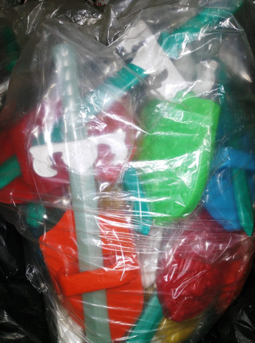 Gcg Lote 25 Espadas 25 Escudos Plastico Inflado Sin Pintura