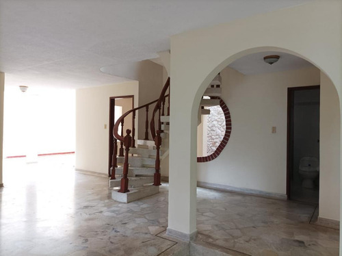 Imagen 11 de 17 de Casa En Arriendo En Cali Ciudad Jardín