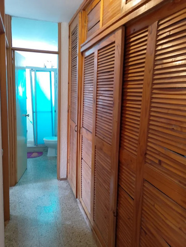 Apartamento 2 Dormitorios, 1 Baño, Cochera En Zona Malvin Norte