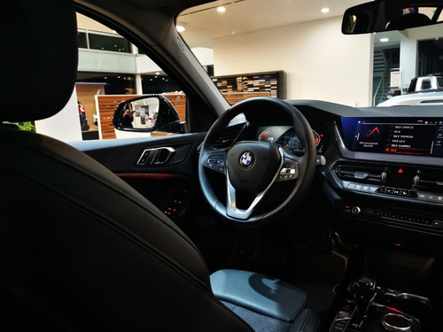 Imagen 8 de 13 de Bmw 118i Sport Line