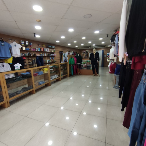 Carrizal, Centro Comercial La Cascada