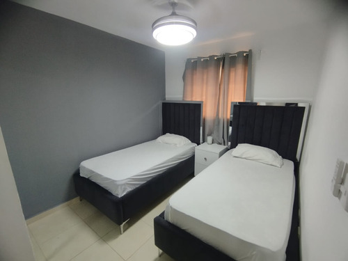 Se Alquila Apartamento Amueblado 2do Piso En La Ciudad Juan Bosch (residencial Las Flores 1)