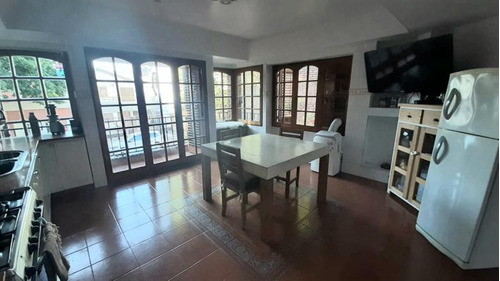 Casa En Venta - 3 Dormitorios 5 Baños 1 Cochera - 335mts2 - Villa Urquiza