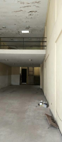 Imagen 11 de 30 de Maria Eugenia Blanco Vende Local En La Avenida Michelena De Valencia 125606