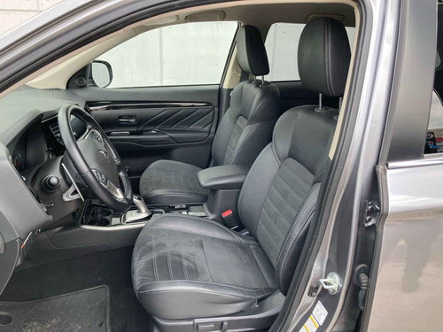 Imagen 2 de 11 de Mitsubishi Outlander 2019 5p Se Hbrido L4/2.0 Aut