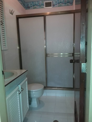Imagen 10 de 10 de Alquiler Apartamento Centro De Tucacas Con Vista A La Piscina