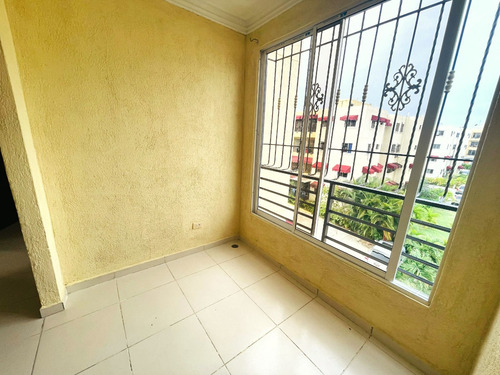 Apartamento En Venta En La Jacobo Majluta Res Juan Rafael Sur 4to Piso