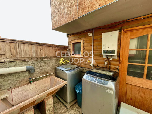 Casa En Venta De 7 Dorm. En Quilpué