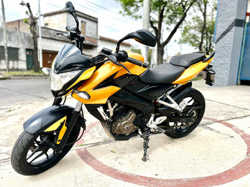 Rouser 200