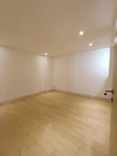 Oficina En Bosque De Las Lomas, Ideal Para Consulta Privada