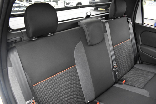 Imagen 9 de 24 de Renault Oroch Intens 4x4 Outsider Mt 1.3 Tce Modelo 2023