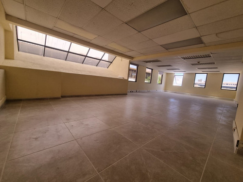 Arriendo Oficina Planta Libre Ubicado En General Borgoño Sec