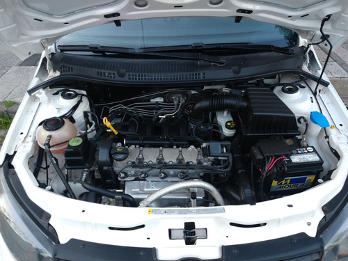 Imagen 8 de 13 de Volkswagen Voyage 2018 1.6 Trenline 101cv
