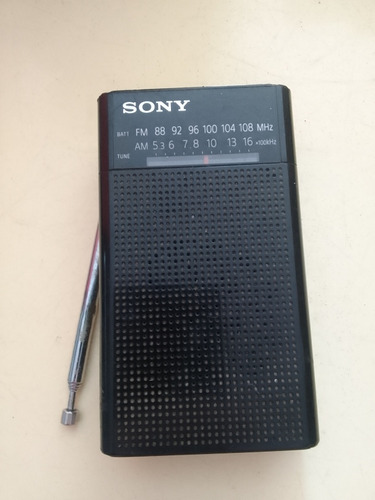 Radio Sony Icf P26 Sintoniza Am Y Fm Con Parlante