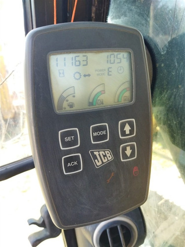 Escavadeira Jcb Js200lc Ano 2011 C/ 11.000 Horas