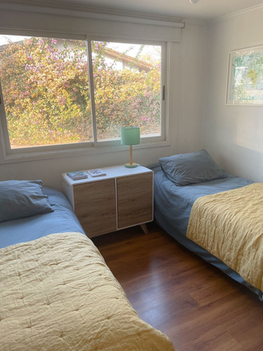 Linda Casa En Muy Buena Ubicación. 3 Dorm + 2 Baños + Serv