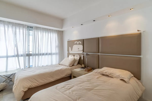 Penthouse En Venta, 3 Dormitorios, Puerto De Punta Del Este. - Espigón Aloha - Ref : Pbi13511