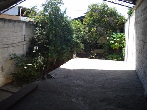 Galpão Encantado - Rua Goiás